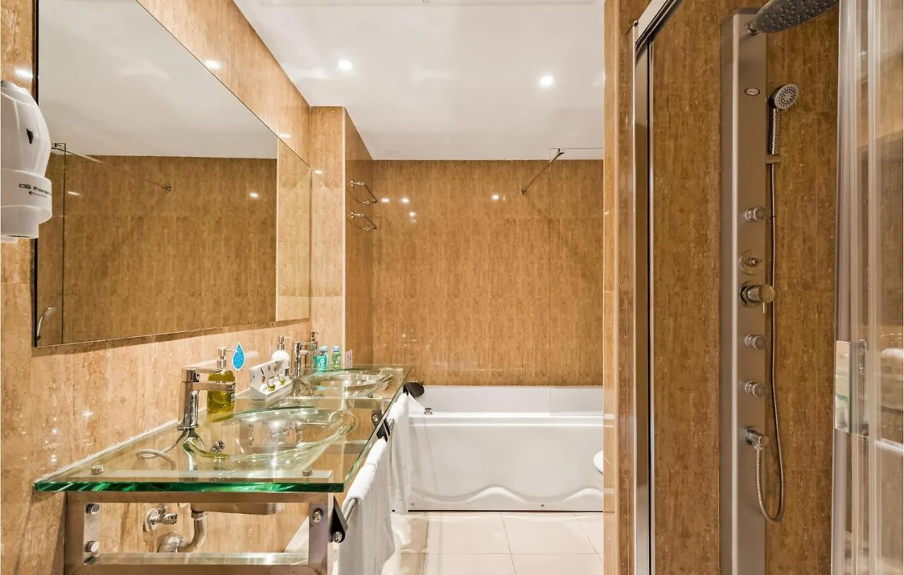 Stunning Apartment In Estepona With Kitchenette Spain