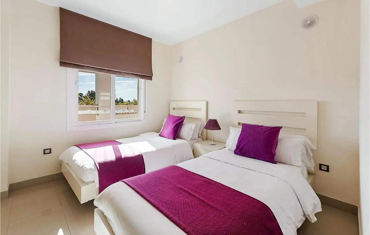 Stunning Apartment In Estepona With Kitchenette