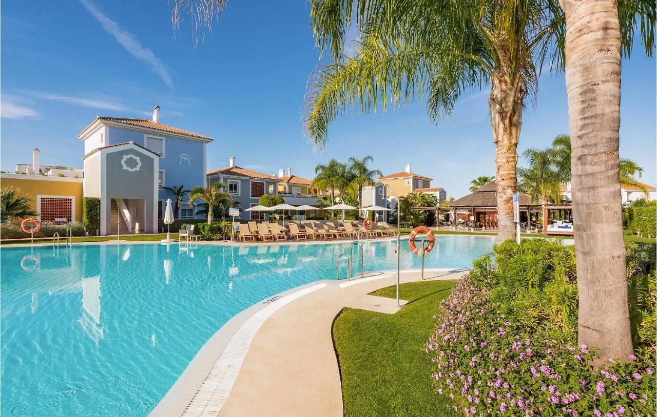 Stunning Apartment In Estepona With Kitchenette 0*,  스페인